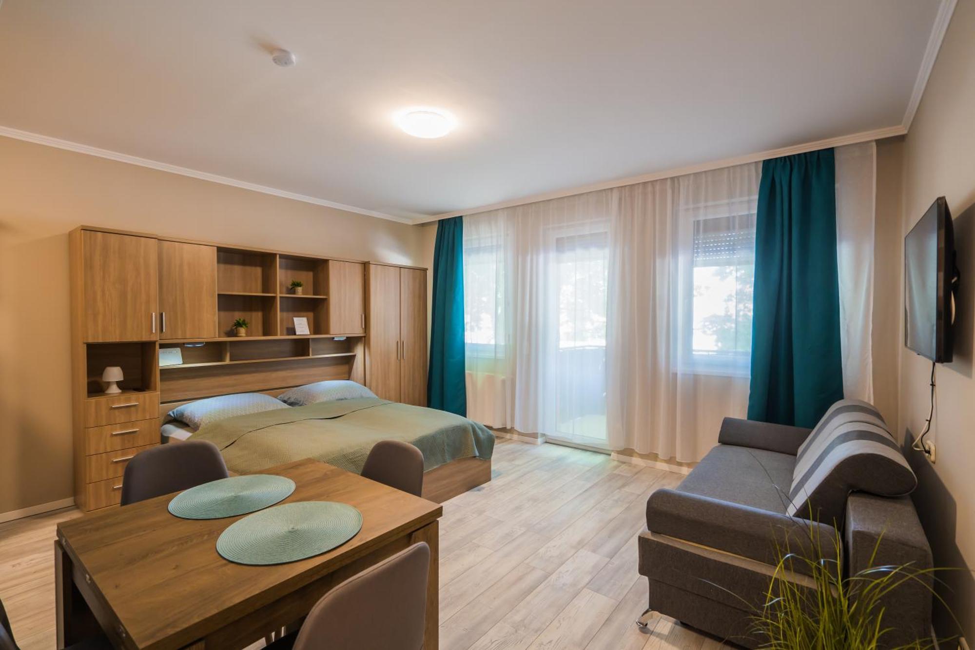 Plazs Home Apartman Siófok Buitenkant foto